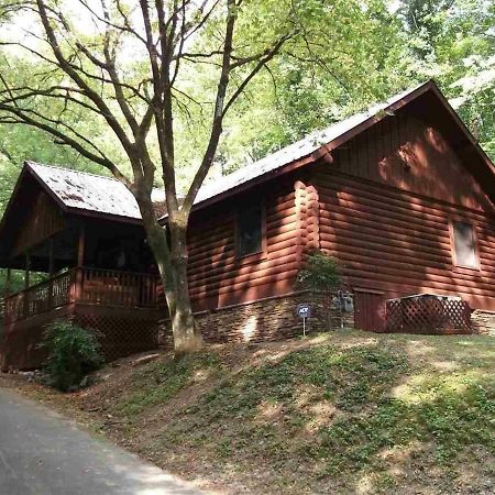 Log Cabin! 1Mile From The Action! Private Lane! Hot Tub! Pool Table! Pigeon Forge Exterior photo
