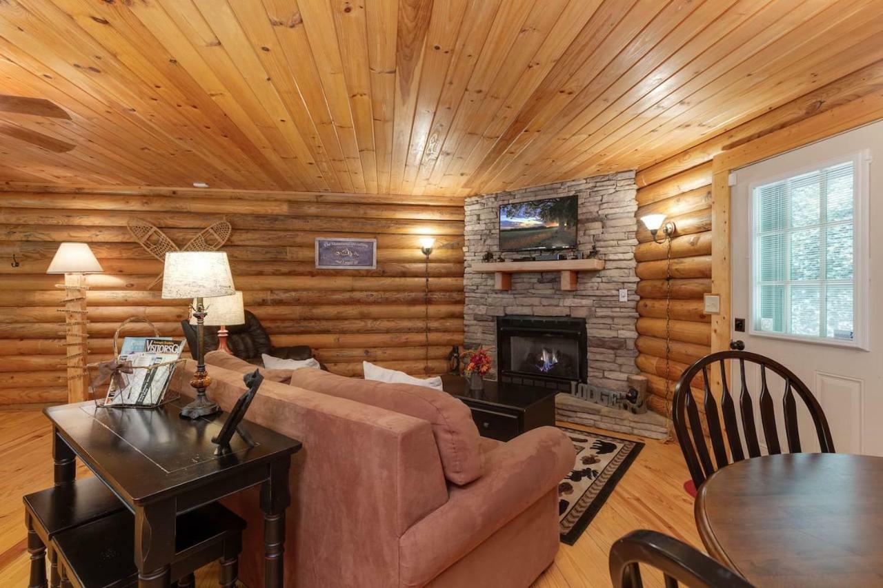 Log Cabin! 1Mile From The Action! Private Lane! Hot Tub! Pool Table! Pigeon Forge Exterior photo