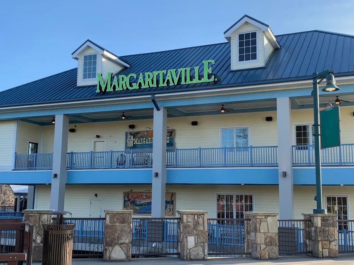Log Cabin! 1Mile From The Action! Private Lane! Hot Tub! Pool Table! Pigeon Forge Exterior photo